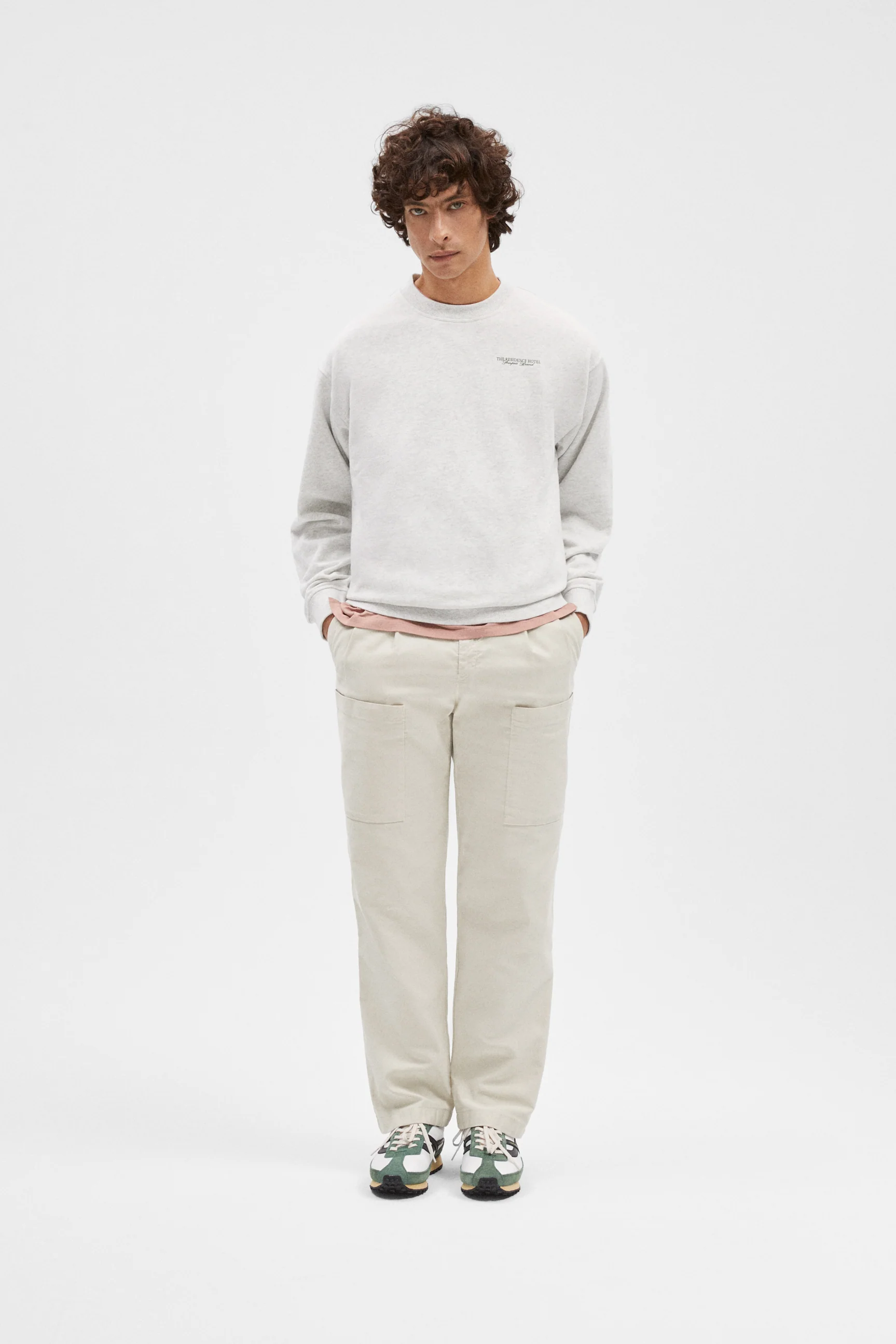 GREY RESIDENCE HOTEL GRAPHIC CREW NECK - Image 6