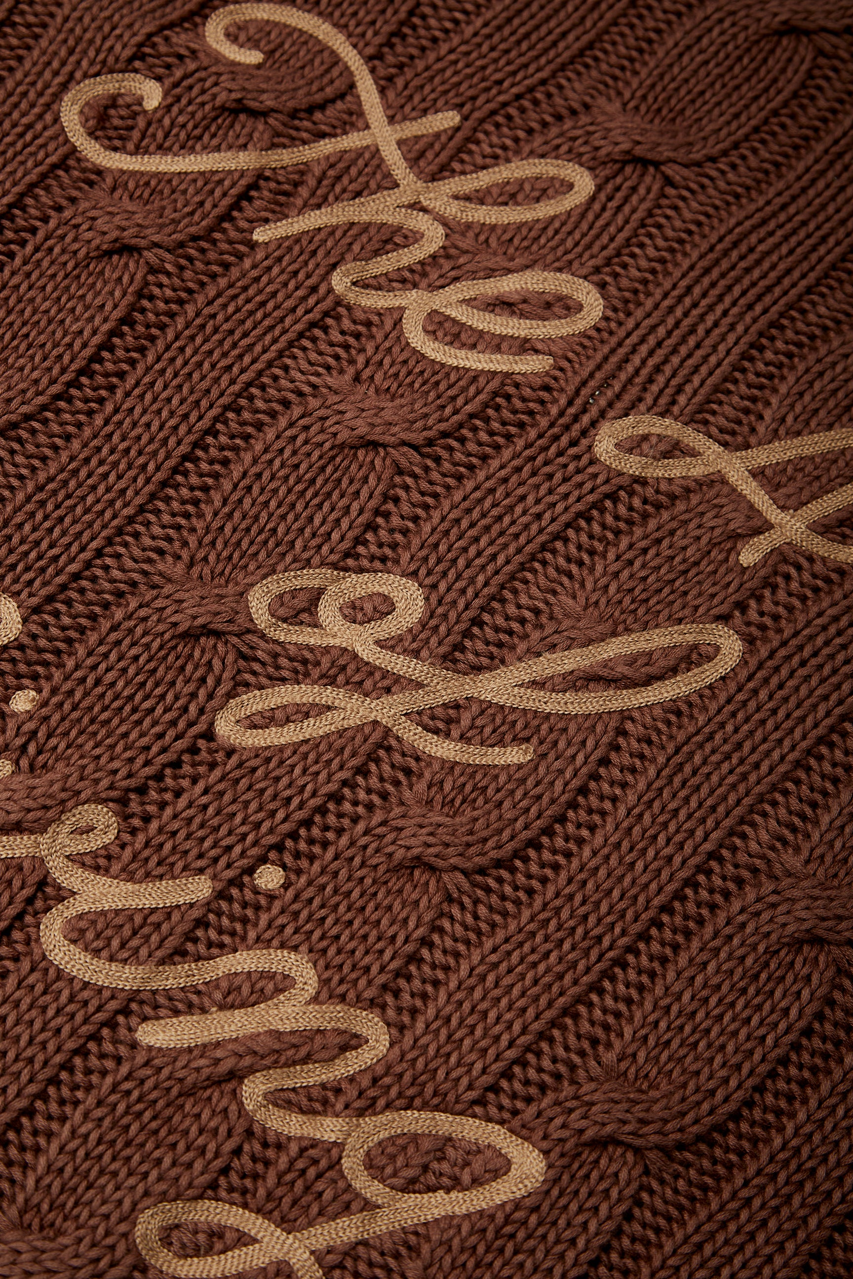 THE ART OF LIVING BROWN KNIT - Image 4