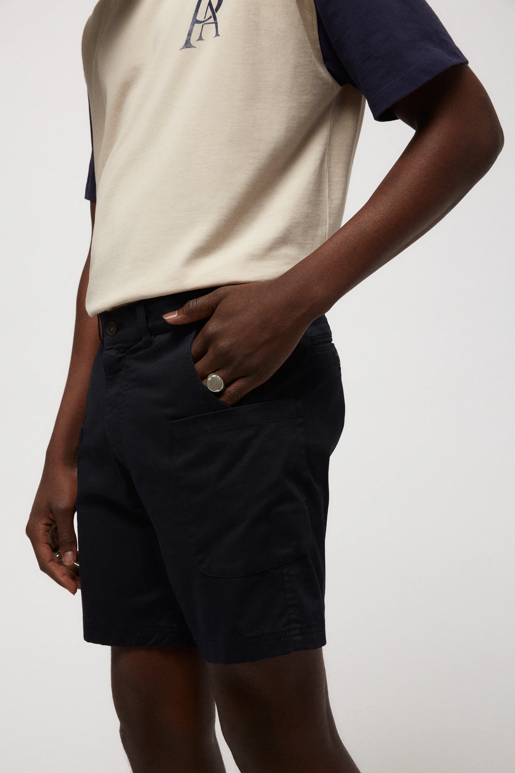 THE NAVY CARGO SHORT - Image 4