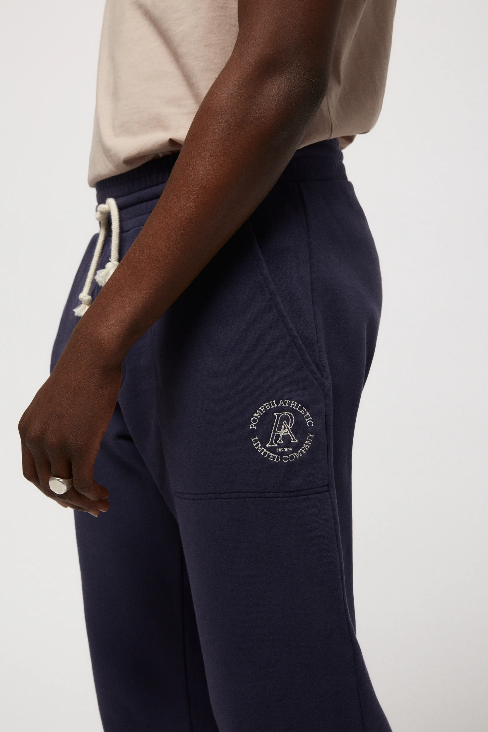 THE NAVY SWEATPANT - Image 9